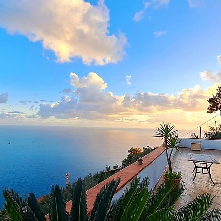 "Casalena" Villa A Furore Amalfi Coast Con Grande Terrazzo E Vista Sul Mare Luaran gambar