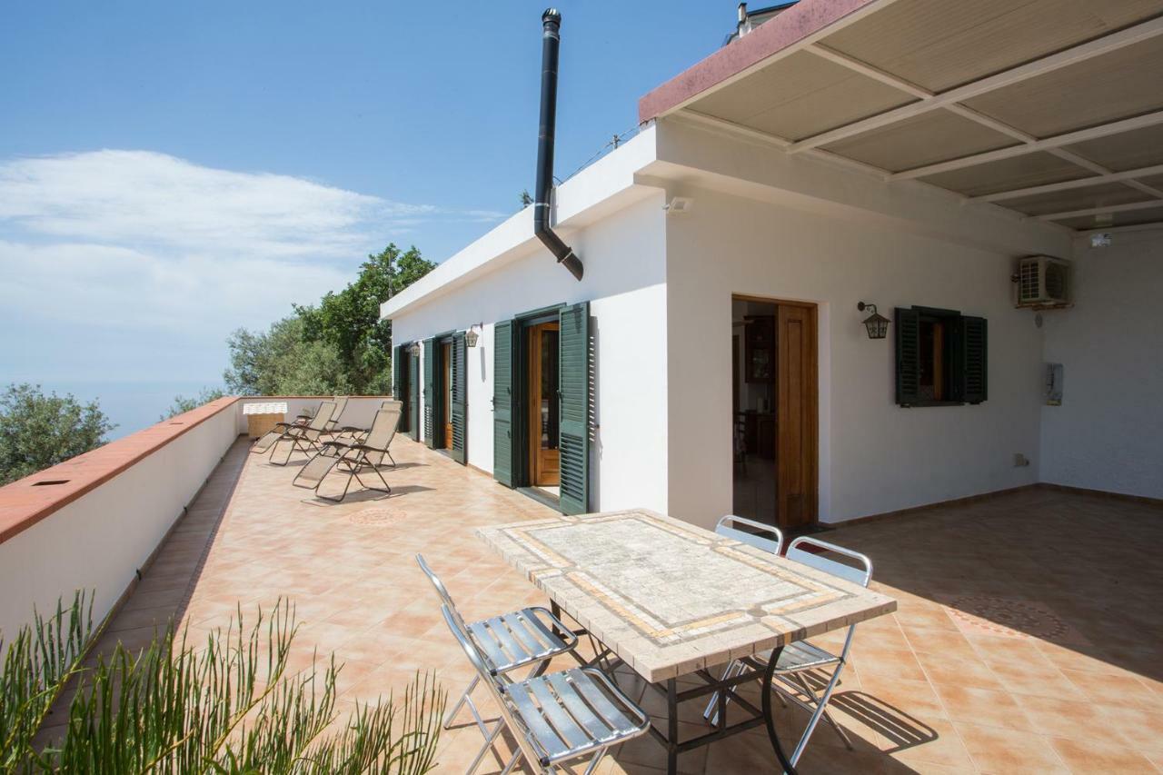 "Casalena" Villa A Furore Amalfi Coast Con Grande Terrazzo E Vista Sul Mare Luaran gambar