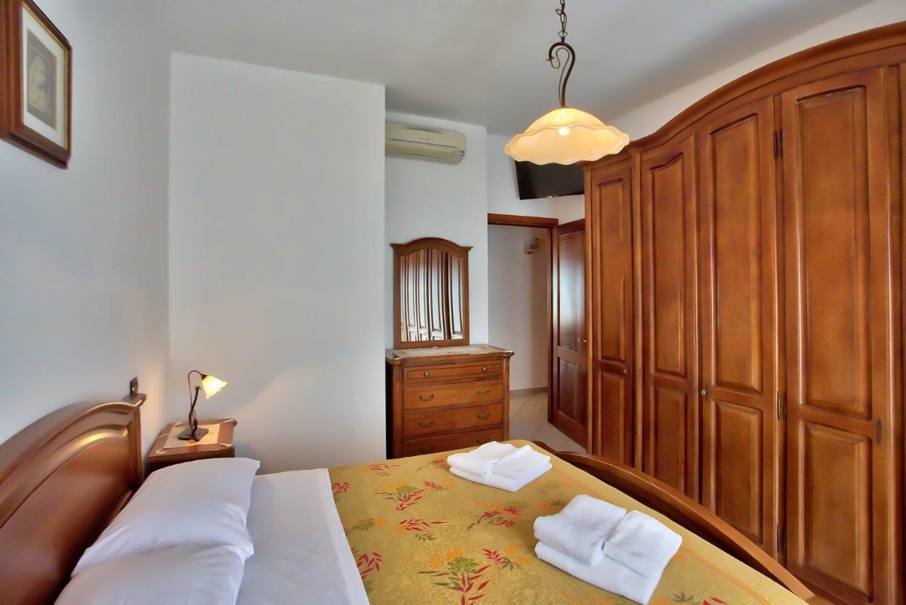"Casalena" Villa A Furore Amalfi Coast Con Grande Terrazzo E Vista Sul Mare Luaran gambar