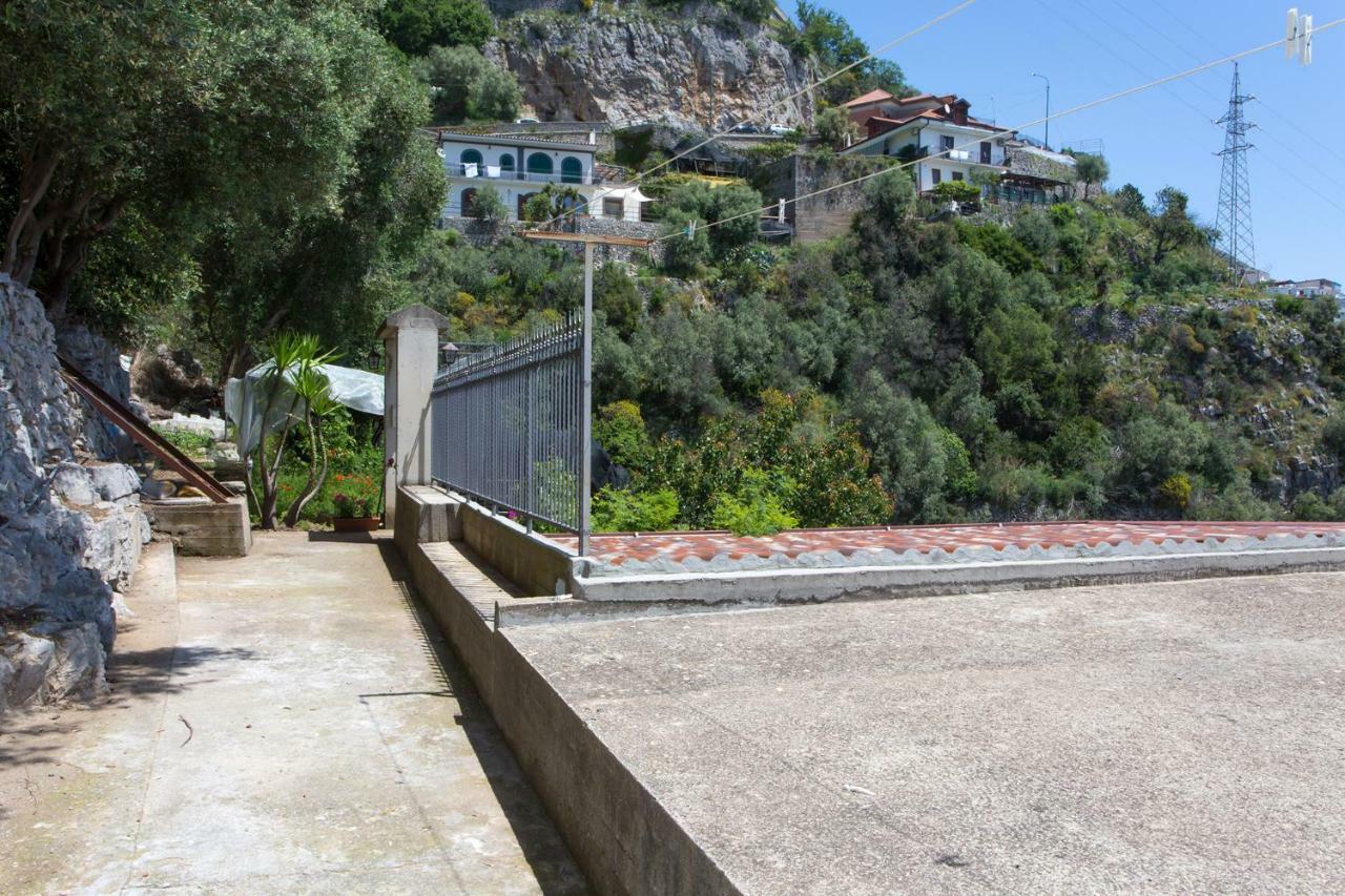 "Casalena" Villa A Furore Amalfi Coast Con Grande Terrazzo E Vista Sul Mare Luaran gambar